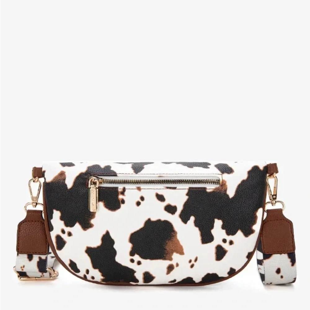 Montana West: Brown Cow 🐄 - Picture 2 of 3